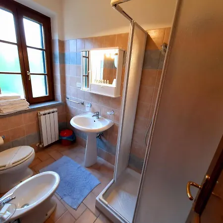 Leonaerdo Guests House - Lt Locazione Turistica شقة