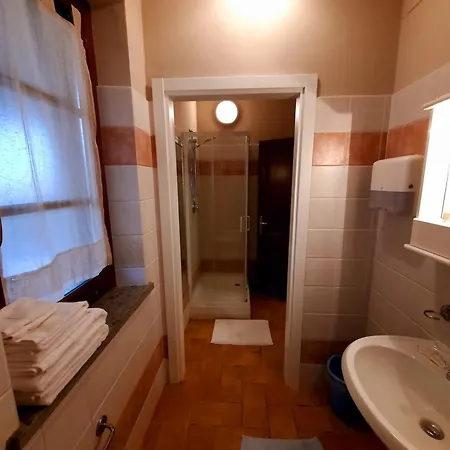 Leonaerdo Guests House - Lt Locazione Turistica Apartment Panicale